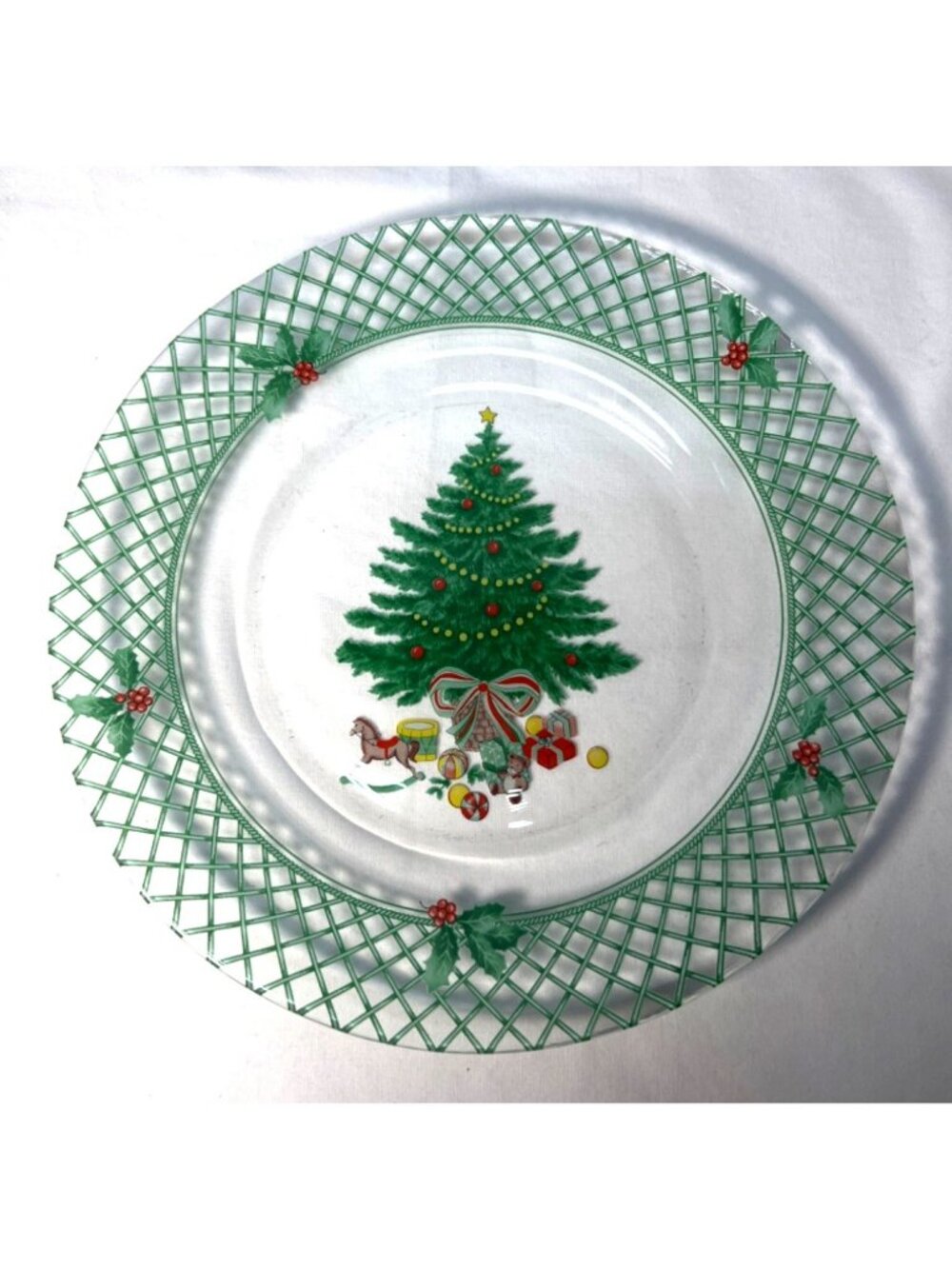 Mikasa Christmas Tree Holiday Decorative Plate With Festive Design